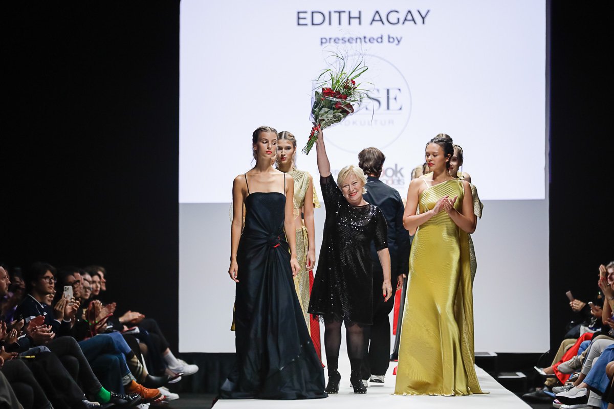 EDITH AGAY: Anniversary in four colours