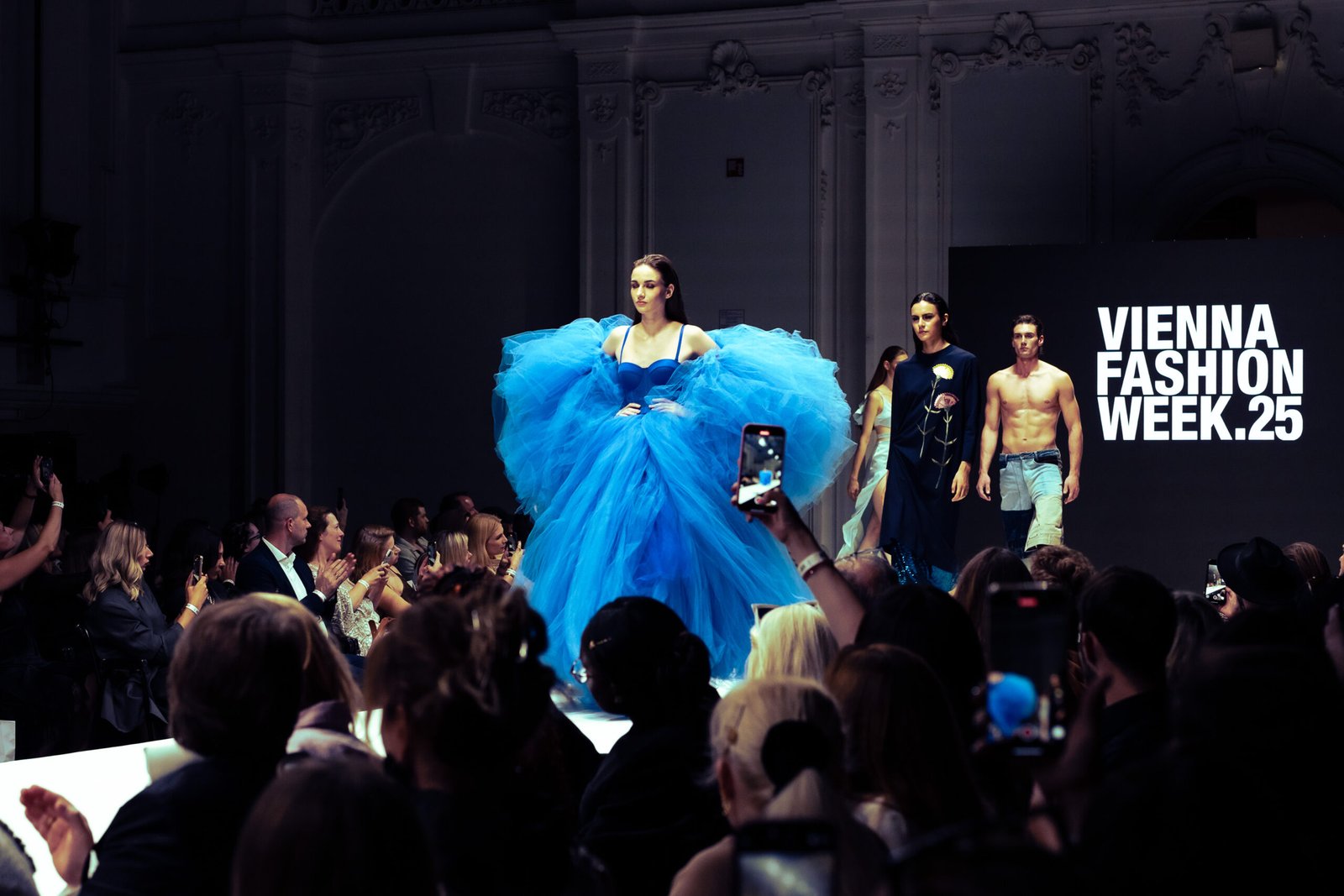 Opening Show: A WELL-CURATED GLIMPSE on VIENNA FASHION WEEK.25