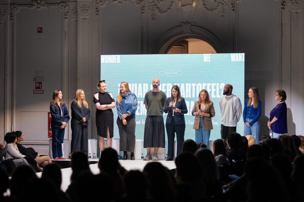 Fashion Talk: Between Sustainability and Fast Fashion