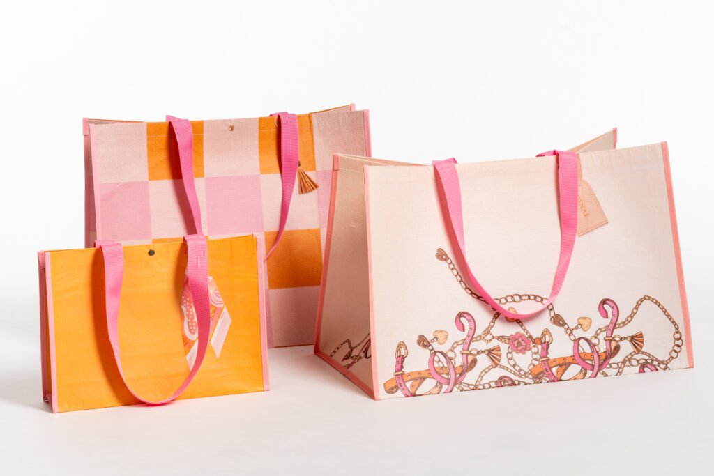 DENAÉ CARRYWEAR